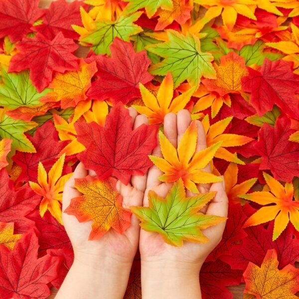 200 PCS Artificial Fall Leaves – Red & Green Maple Leaves for Wedding, Table Decor, Halloween, Thanksgiving & Party Centerpieces